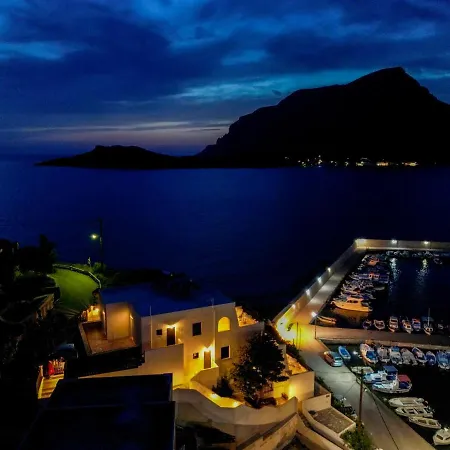 Pelagos Seafront Accommodation - George Myrties Exterior photo