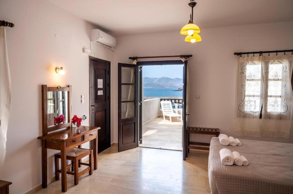 Pelagos Seafront - George Apartment Myrties